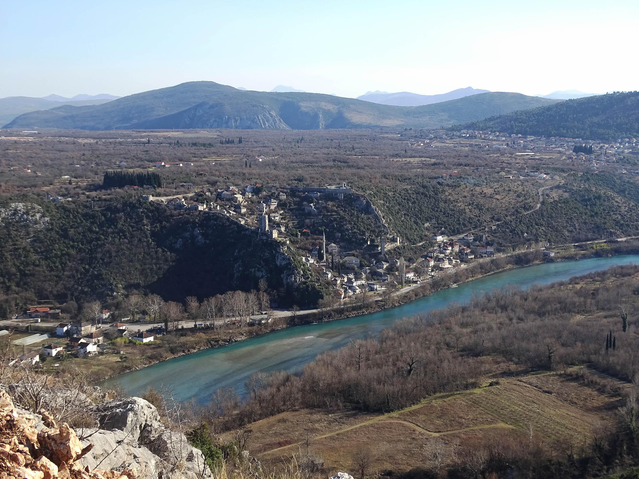 Pogled na Počitelj i čvorište - Avaz