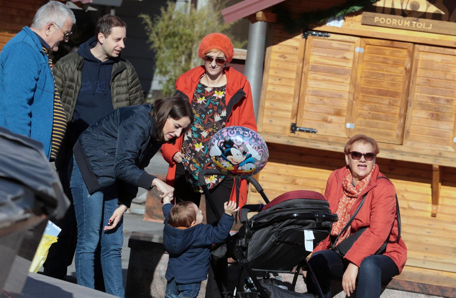 Tuzla: Sunce izmamilo građane vani - Avaz