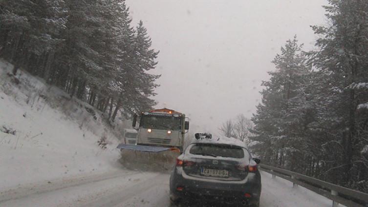 Snijeg izazvao probleme na Sokocu - Avaz