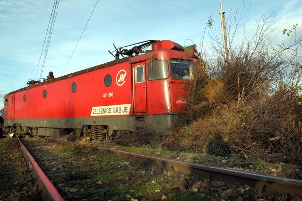 U Brodarevu putnički voz izletio iz šina