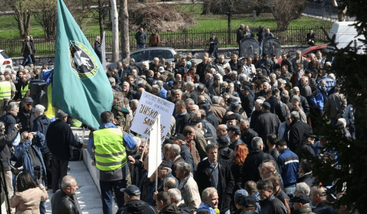 U Armiji RBiH i HVO-u samo 6.326 pozadinaca