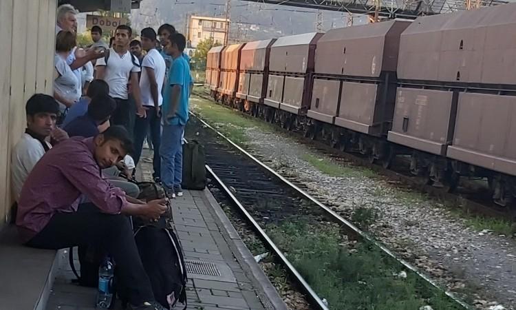 Priprema se odgovor na veliki priliv migranata - Avaz