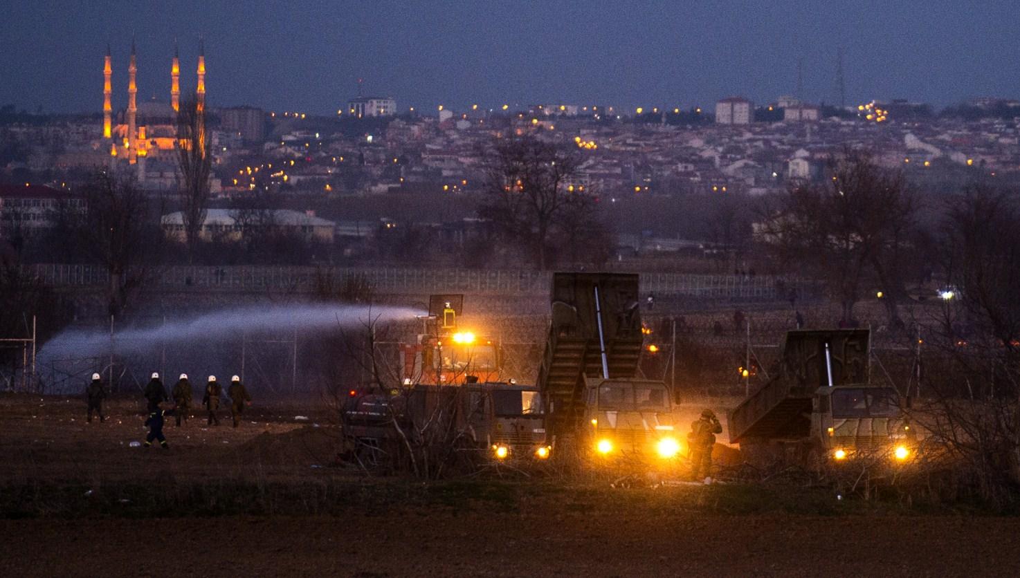 Napeto na granici Turske i Grčke: Odjekuju detonacije šok bombi i suzavca