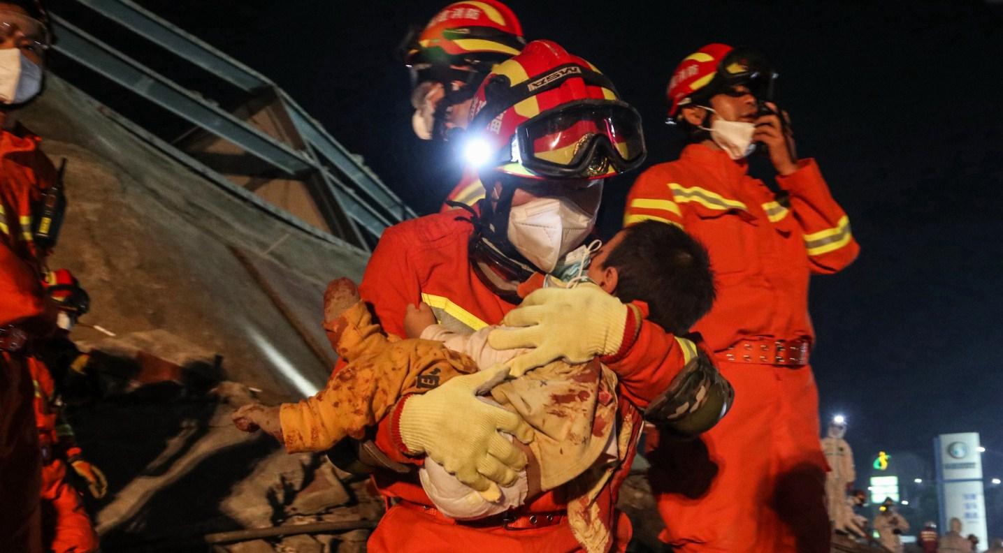 Spasilačke ekipe uspjele su jutros izvući 43 osobe - Avaz