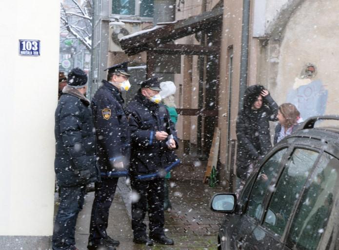 Na teren izašla i policija - Avaz