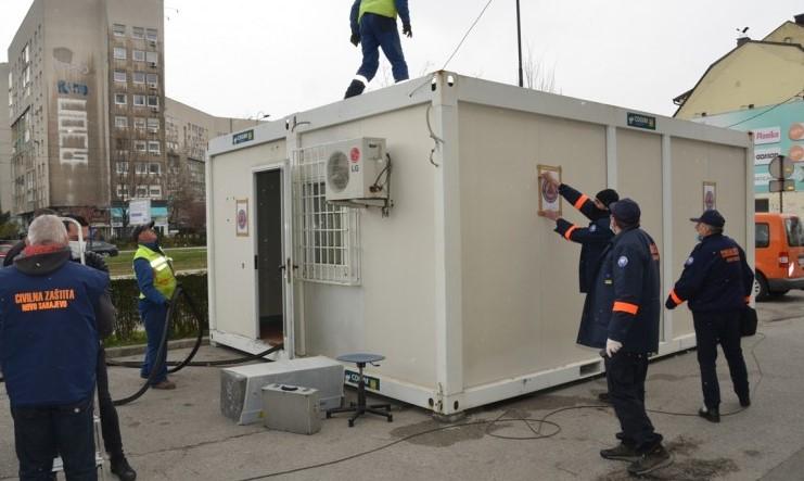 Kontejner postavljen ispred Doma zdravlja - Avaz