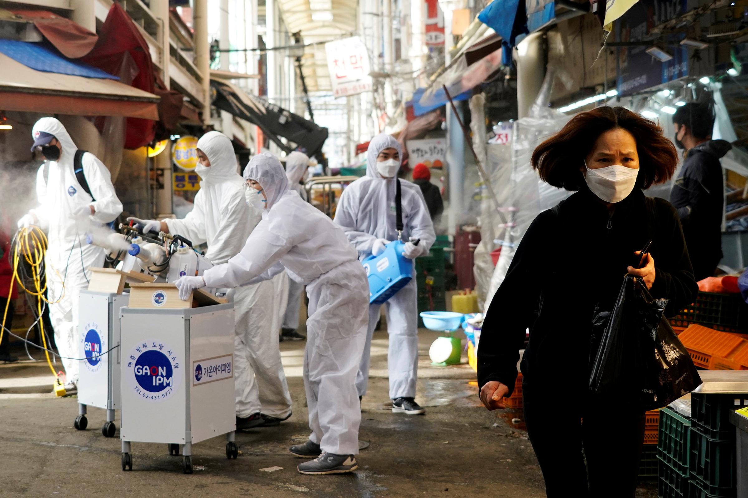 Južna Koreja uvodi narukvice za praćenje kršitelja samoizolacije