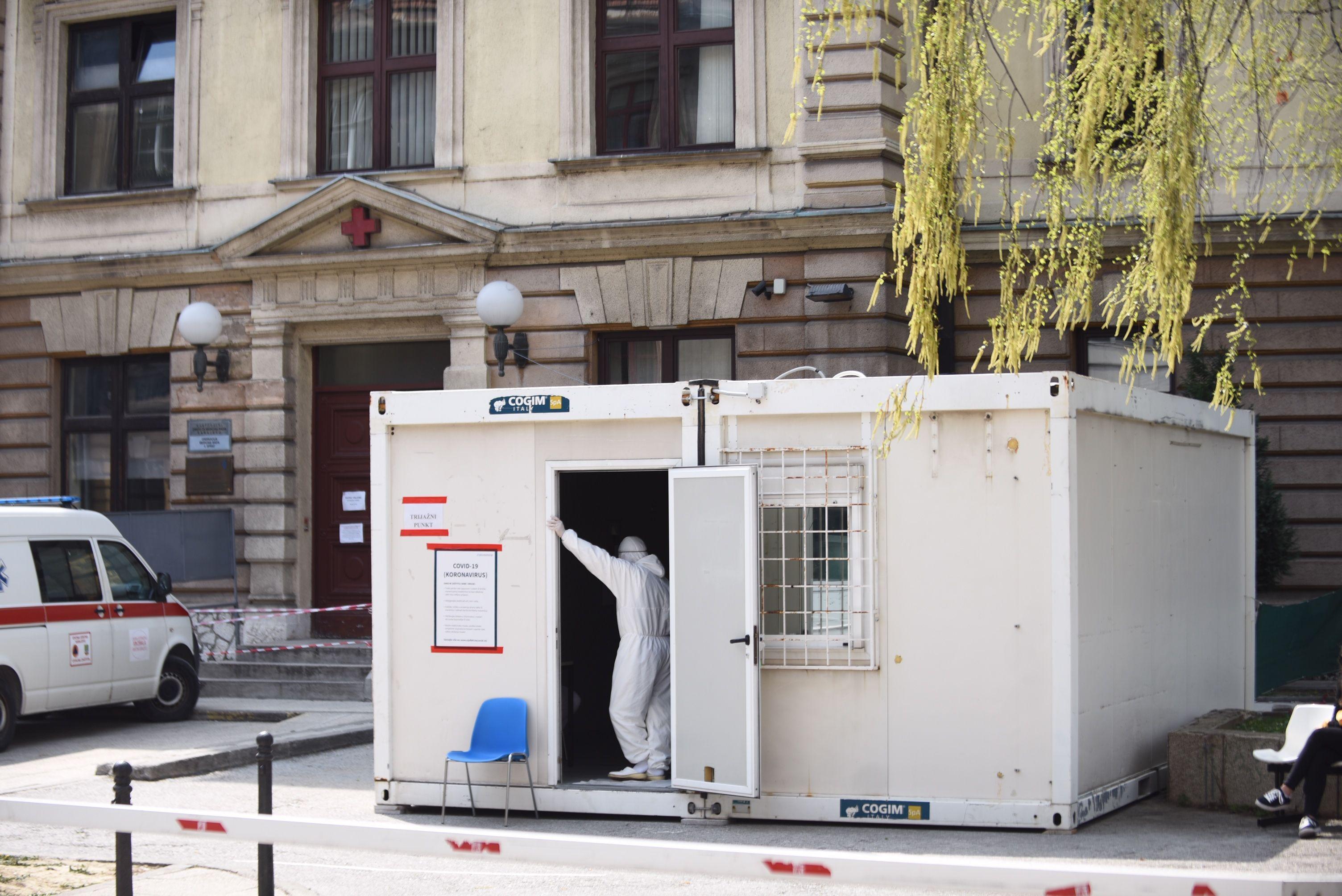 Dva zdravstvena radnika u Domu zdravlja Vrazova pozitivna na koronavirus