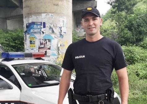 Hrabri čin zeničkog policajca: Evakuirao ženu i dijete iz stana u plamenu