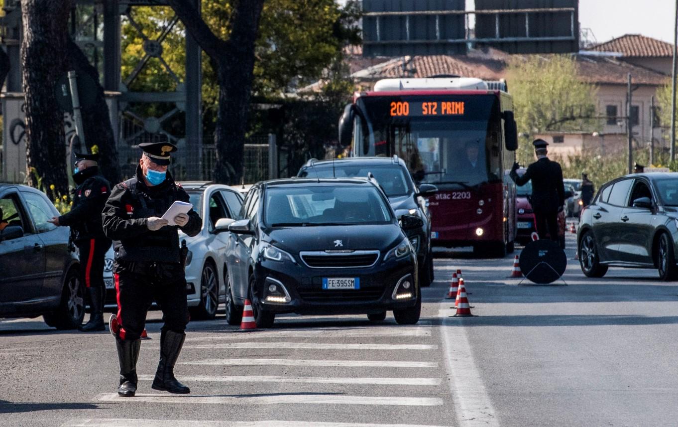 Policija postavlja barikade na putevima koji vode do plaža