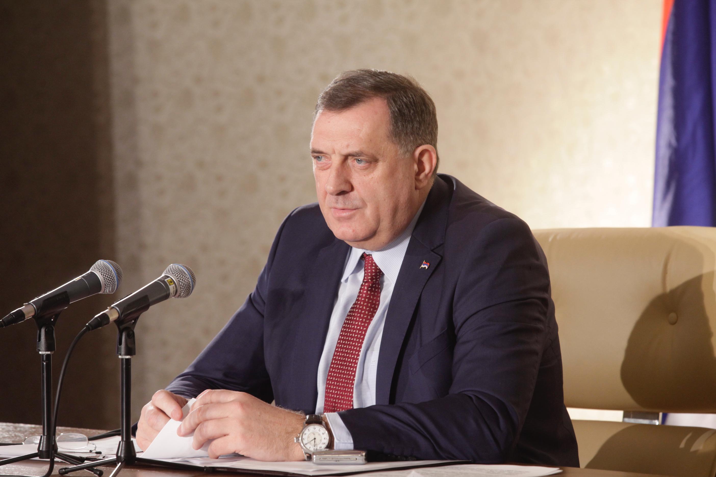 Dodik: Svako savremeno društvo treba da teži pravim vrijednostima pa tako i mediji - Avaz