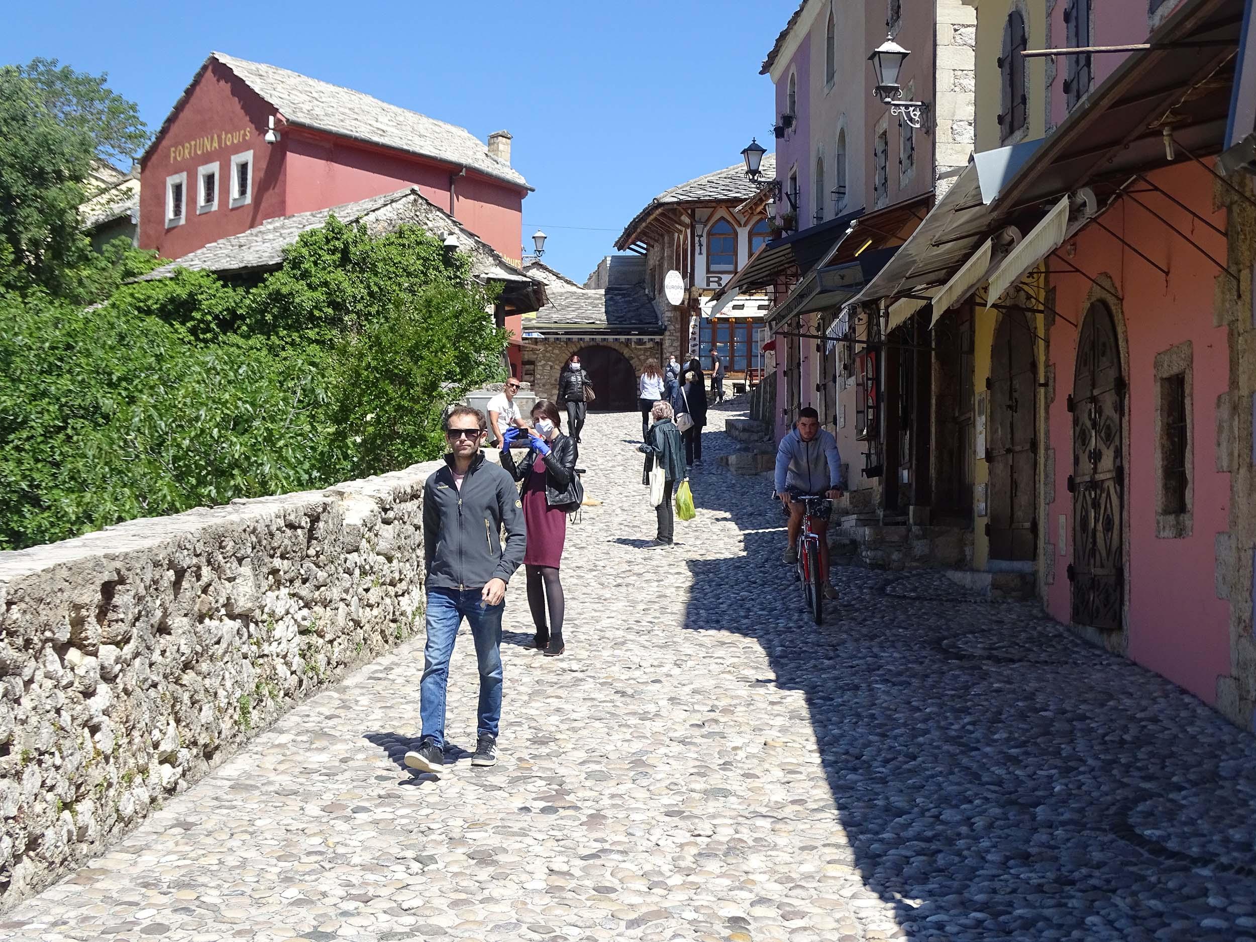 Mostar jučer: Otvorene radnje - Avaz