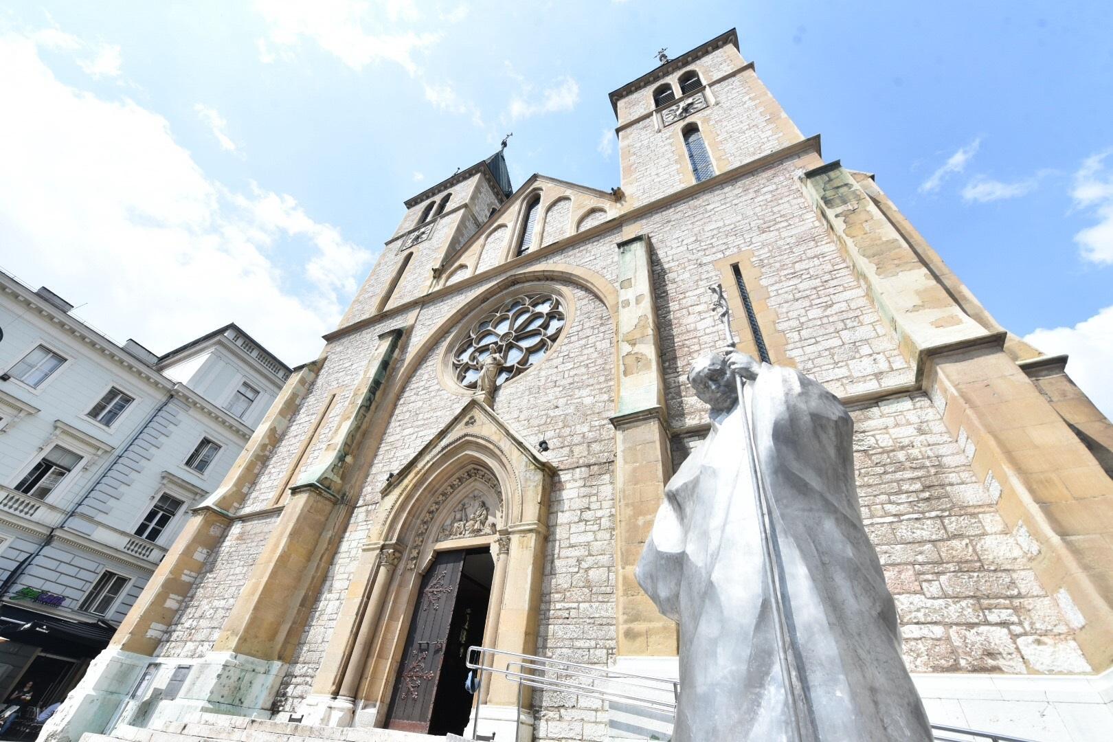 Biskupi poručuju: Vlastito je i neotuđivo pravo Katoličke crkve vršiti svoje bogoštovlje, molitve i obrede