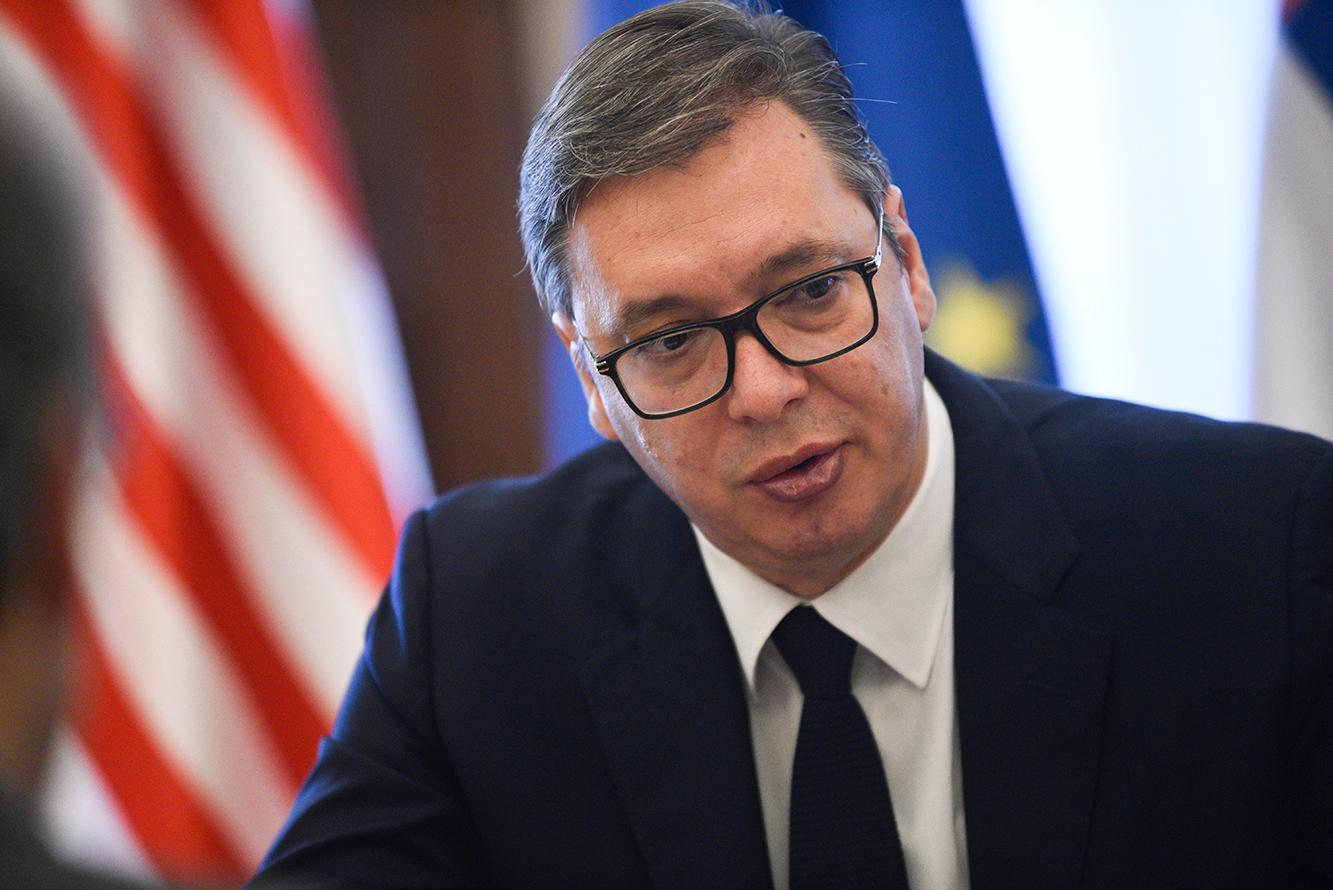 Vučić ponovio da će u Beograd pozvati Đukanovića