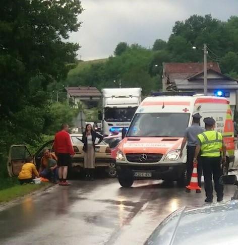 Teže povrijeđene dvije osobe u saobraćajnoj nesreći