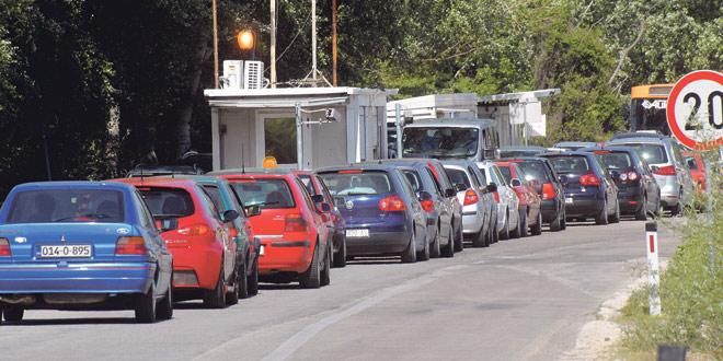 Srbija je otvorila granične prelaze za putnički i robni saobraćaj - Avaz