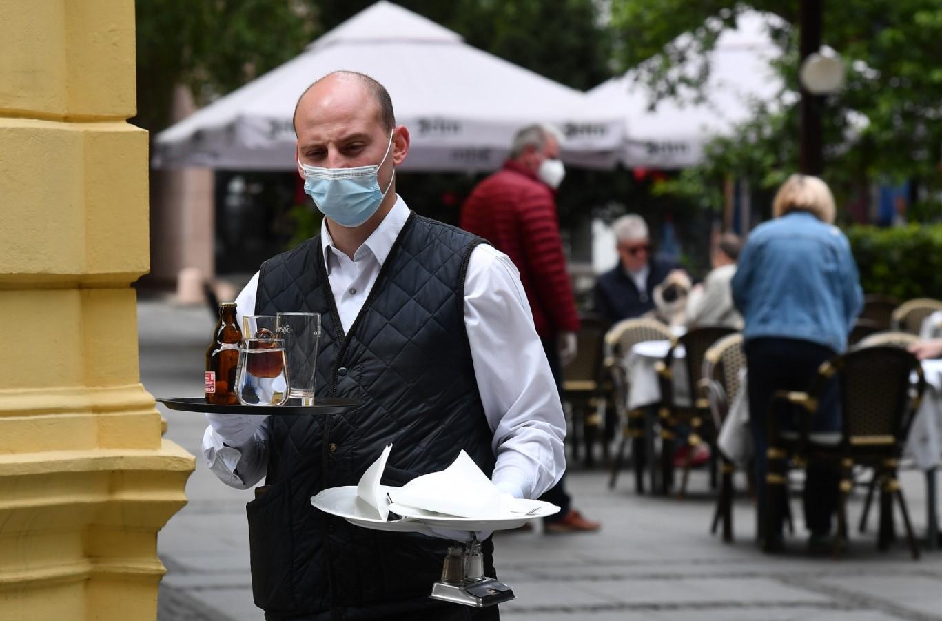 Nalaže se ograničavanje radnog vremena ugostiteljskim objektima - Avaz