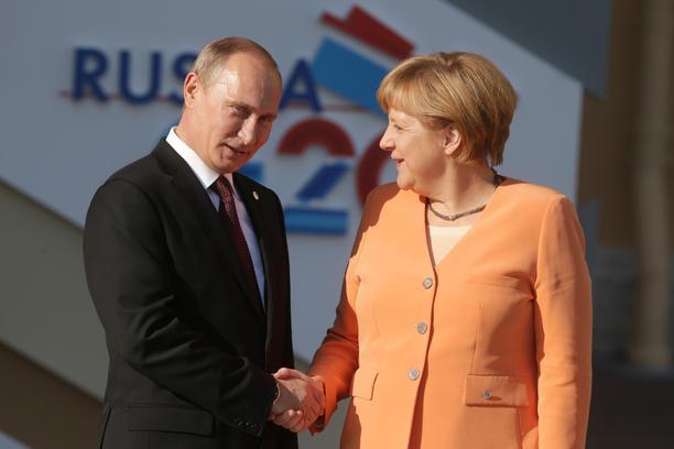 Putin i Merkel: Hoće li biti sankcija - Avaz