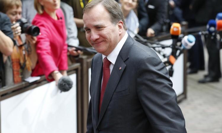 Premijer Lofven branio švedski model borbe protiv epidemije