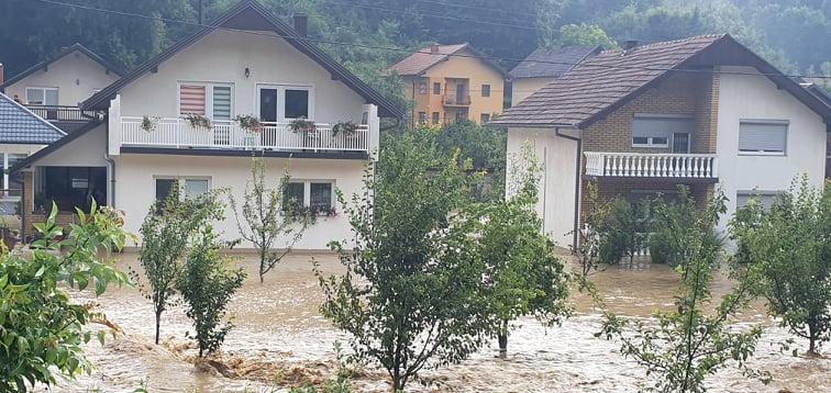 Mali potoci su za kratko vrijeme nabujali - Avaz