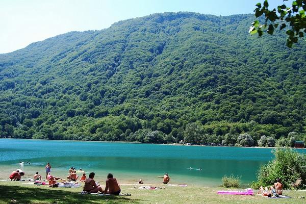 Tuča na Boračkom jezeru: Nakon pesnica, sijevao i pištolj