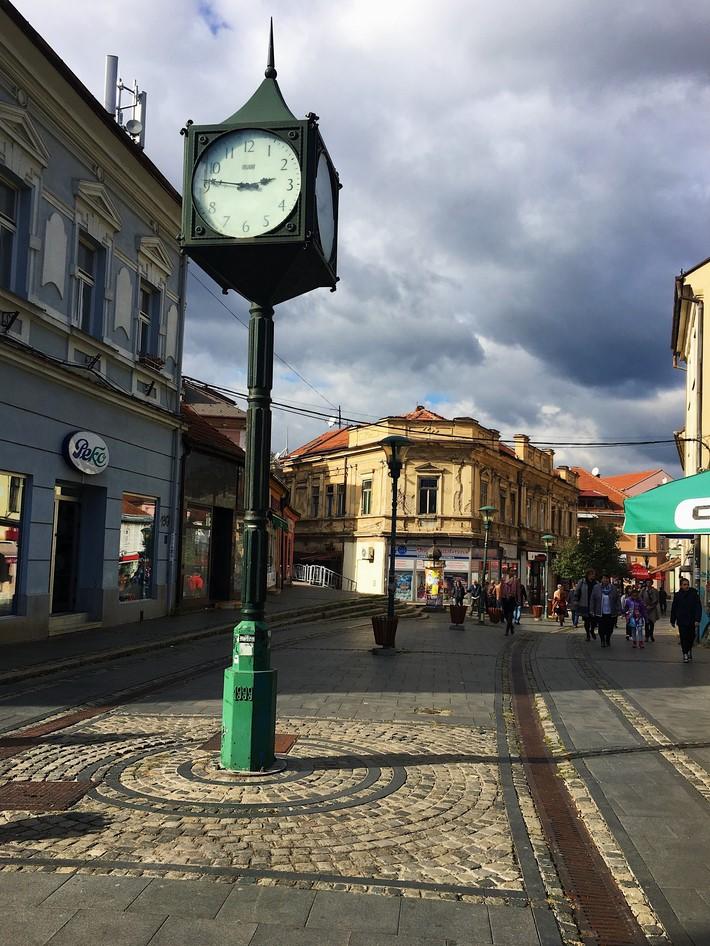 Puno je i pratećih sadržaja kojima se Tuzla može pohvaliti, prije svega kulturno-historijskih spomenika - Avaz