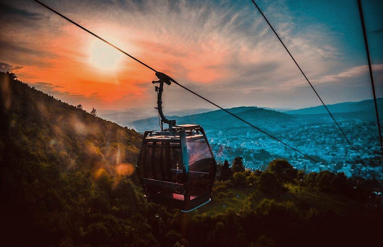 Od sutra možete uživati u najljepšoj panorami sa Trebevićke žičare: Zalazak sunca iznad Sarajeva