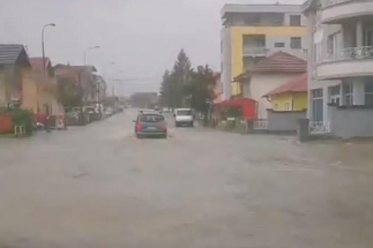 Veliko nevrijeme pogodilo BiH: Poplavljene ulice Banje Luke