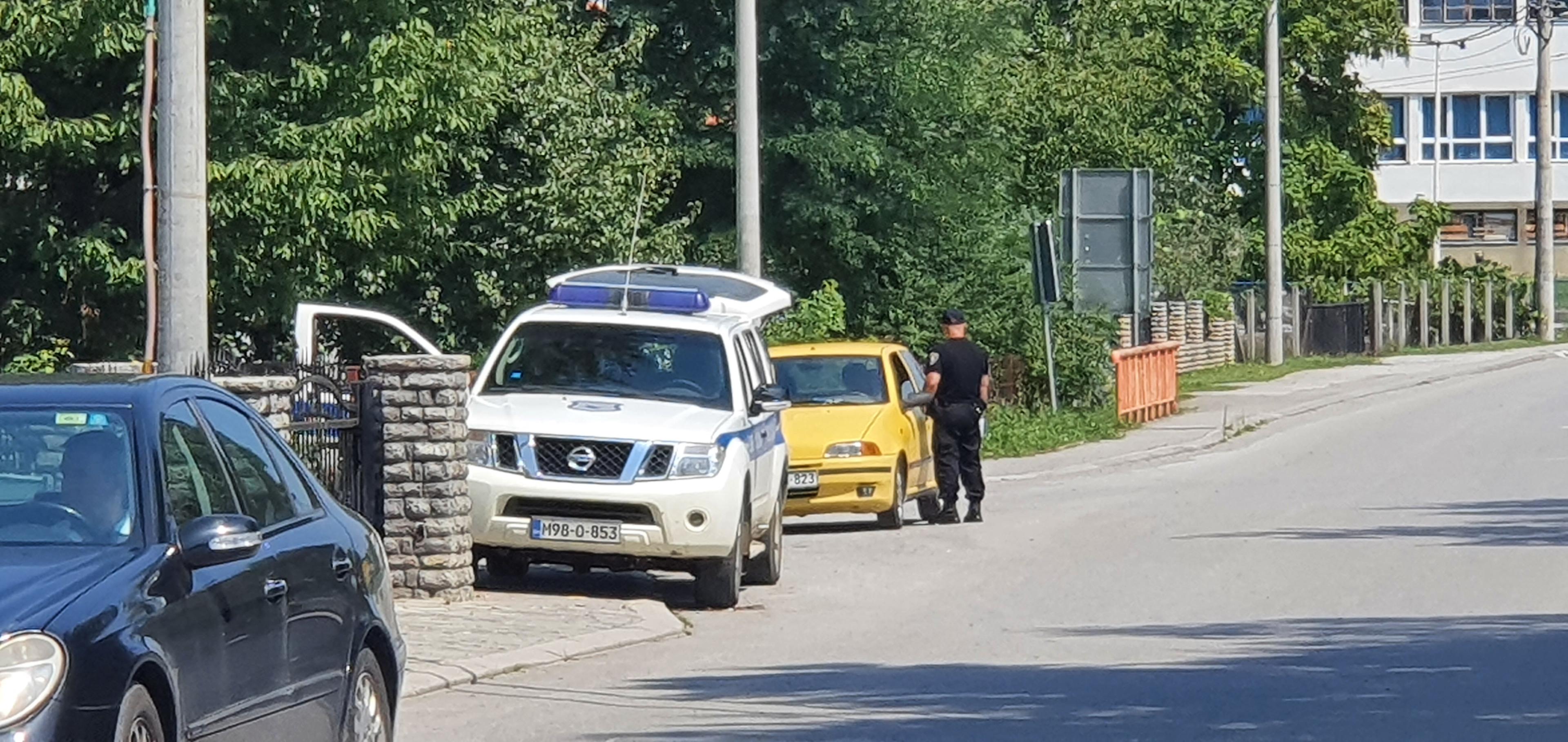 Jedna policijska patrola - Avaz