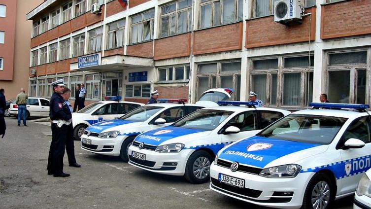 Zatečeni za volanima bez vozačke dozvole, policija im oduzela automobile