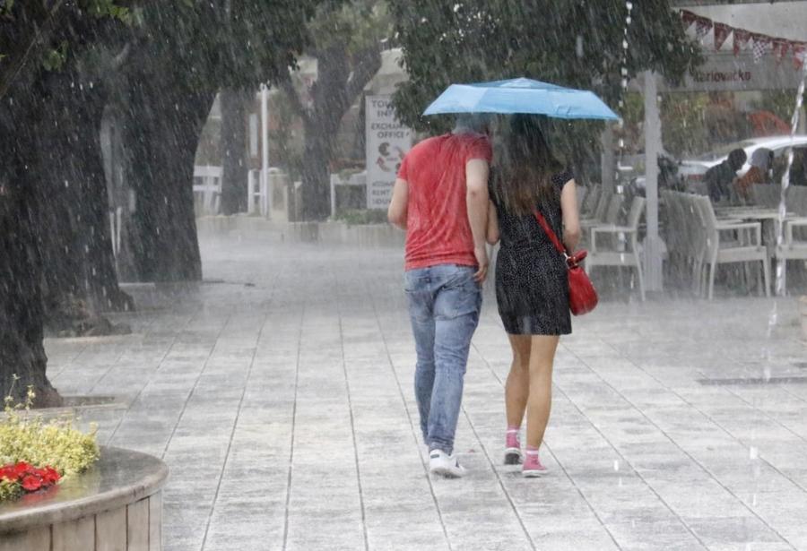 Iako će biti toplo, narednih dana kišobran je obavezan