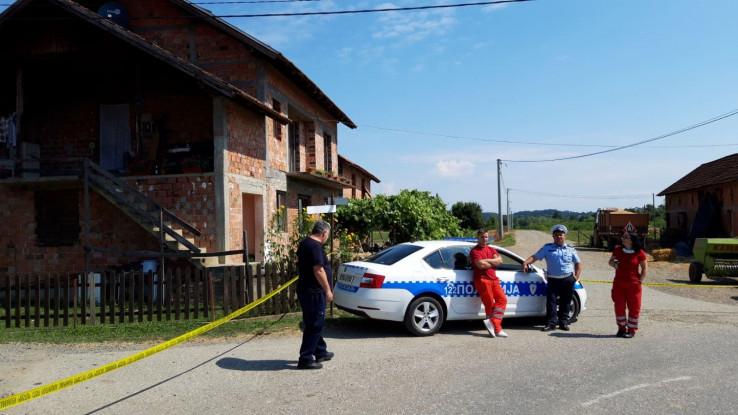 Bačena bomba u dvorište porodične kuće