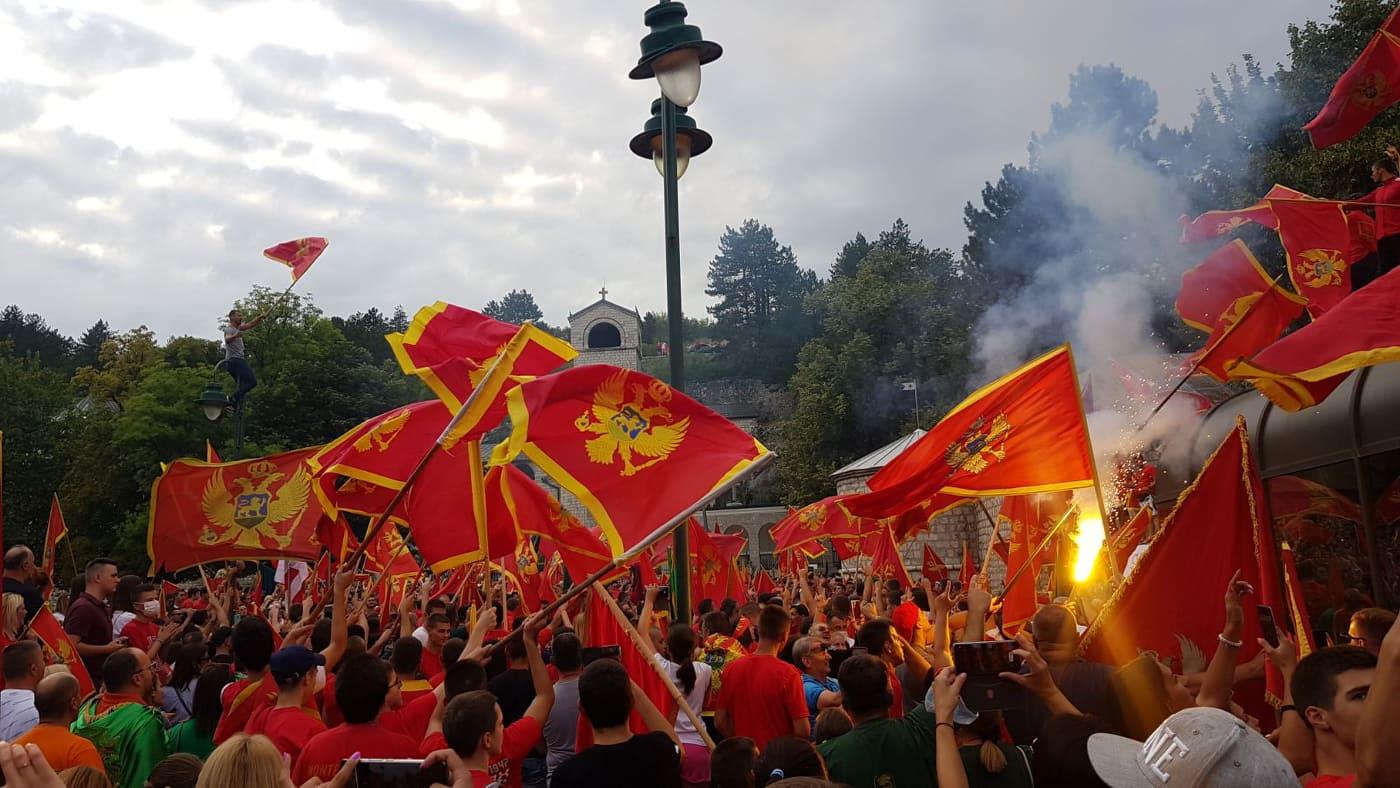 U toku je okupljanje Crnogoraca ispred Cetinjskog manastira - Avaz