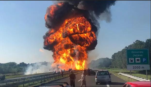 Dvije osobe poginule u teškoj nesreći na autoputu