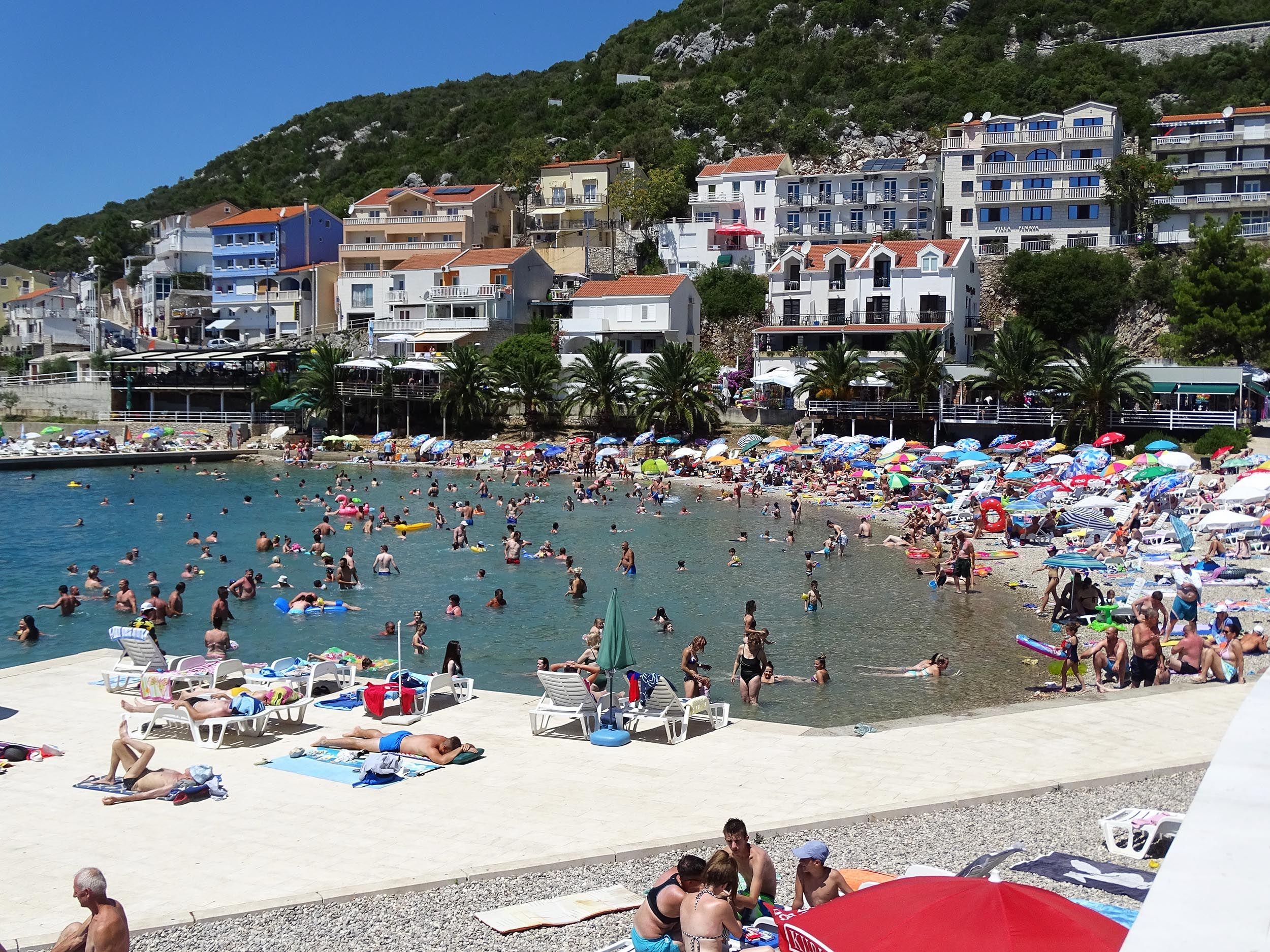 Vrijeme je odlično, Neum i dalje pun kupača - Avaz