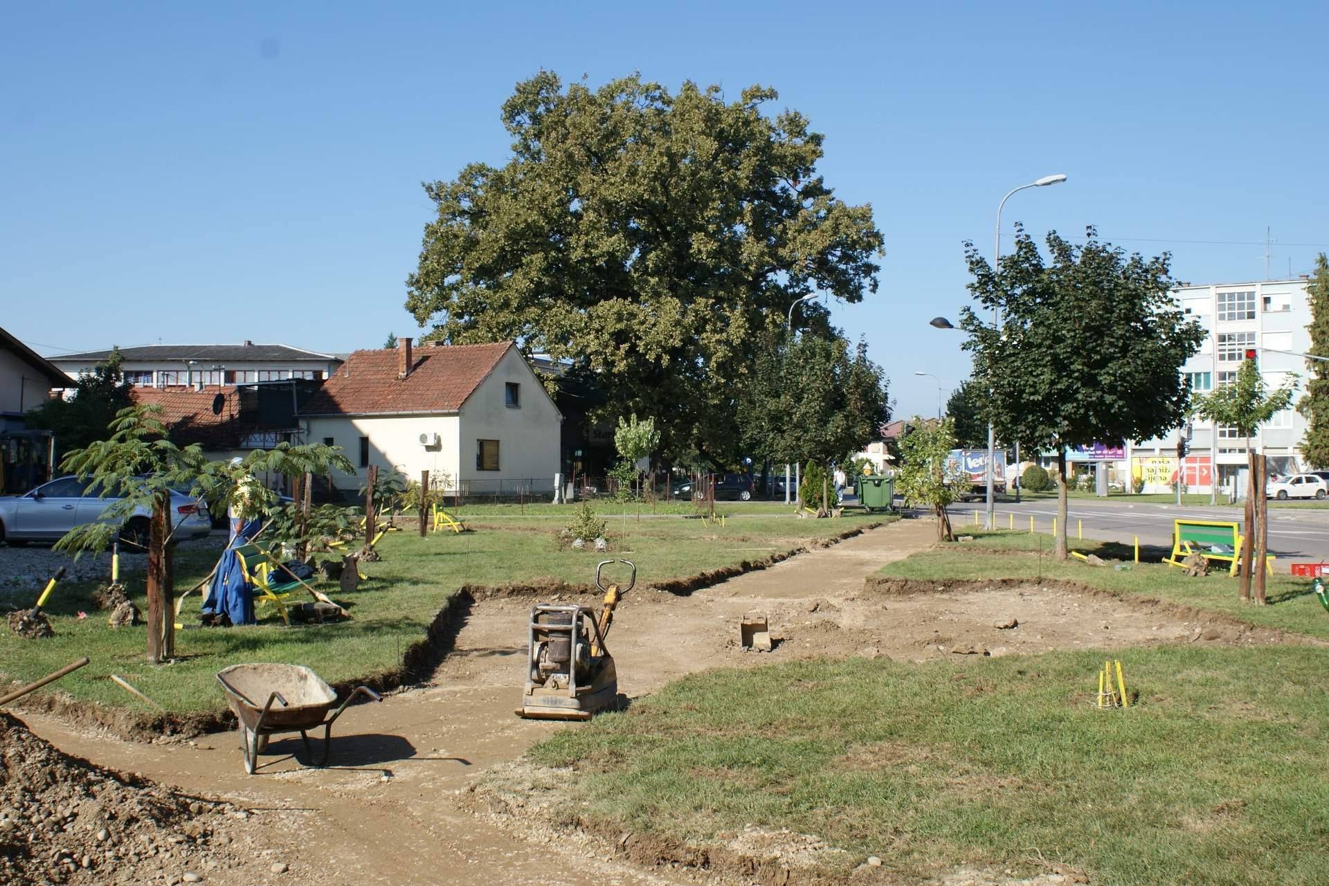 Rijedak primjer: Panj starog hrasta, izvučen iz Vrbasa, postaje fontana