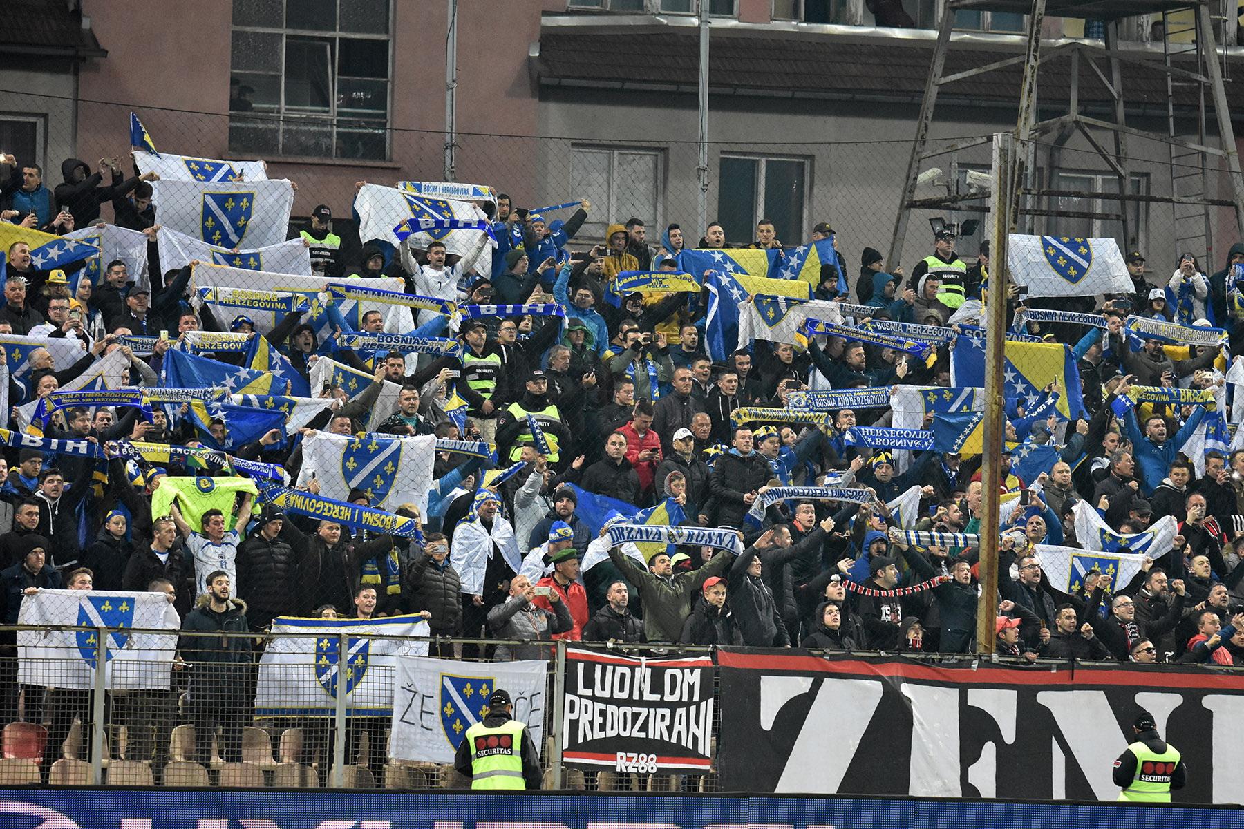 UEFA u oktobarskim reprezentativnim utakmicama vraća navijače na tribine