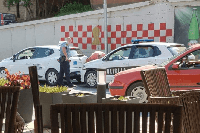 Neuobičajena saobraćajna nesreća: Sudarila se vozila autoškole i policije