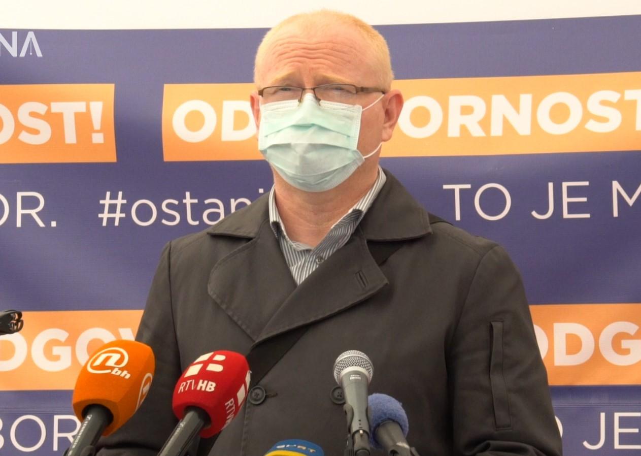 Dr. Arapović: Ako se ovako nastavi morat će se poduzimati restriktivnije mjere