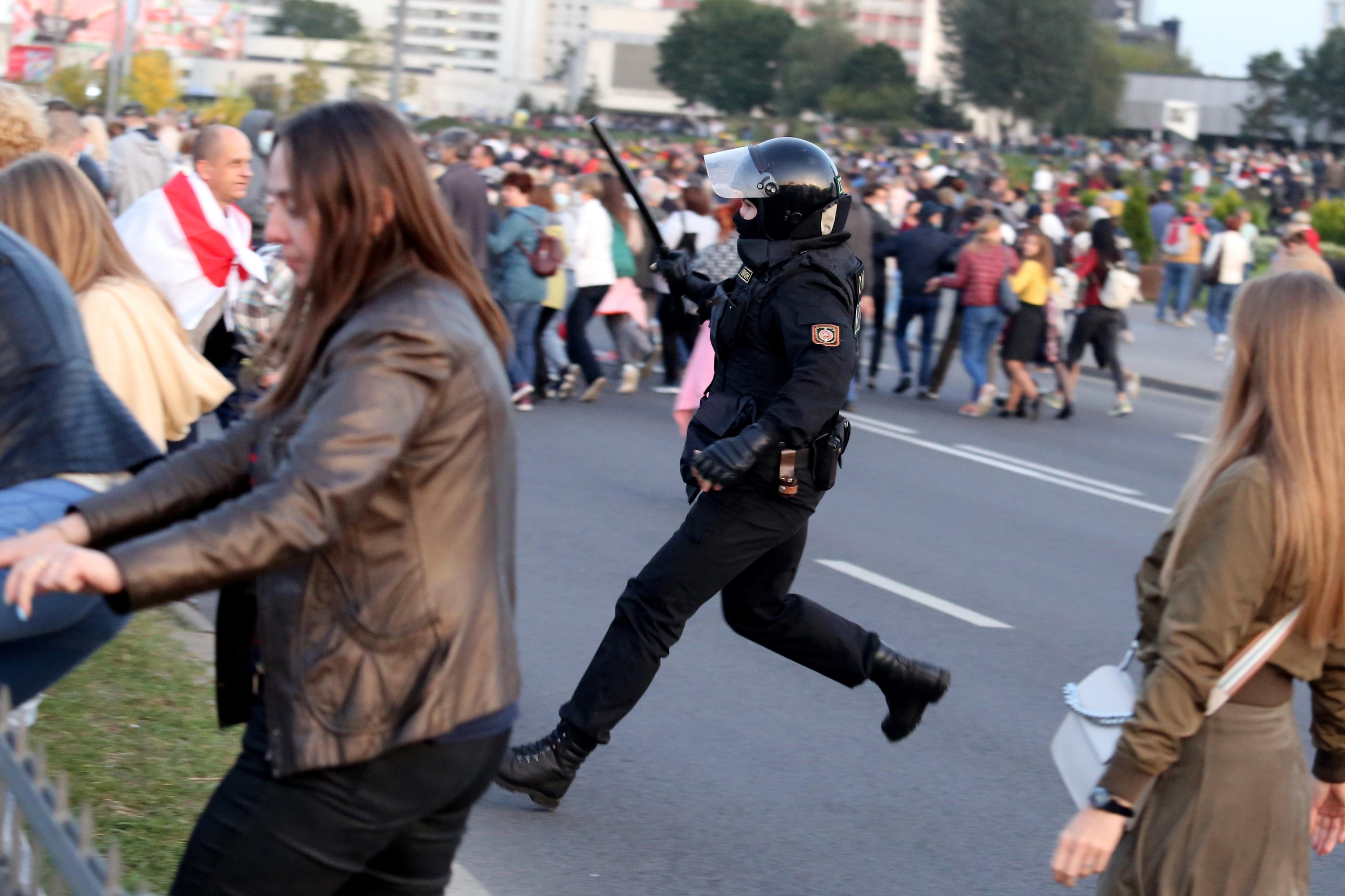 Masovni protesti nakon što je Lukašenko tajno položio zakletvu