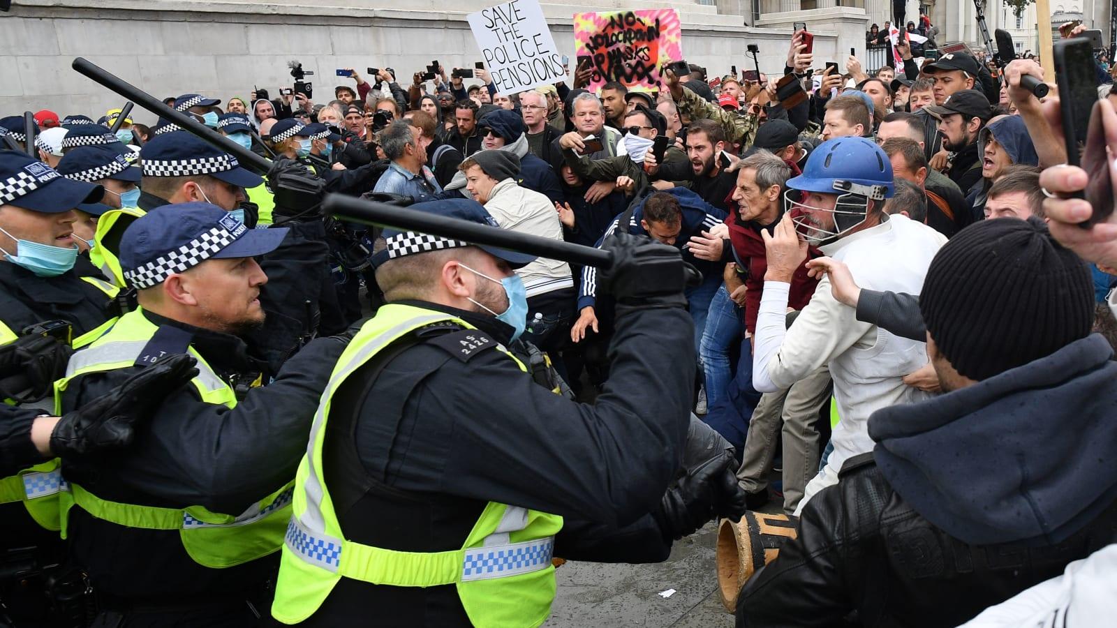 Epilog protesta u Londonu: Uhapšeno 10 ljudi, povrijeđena četiri policajca