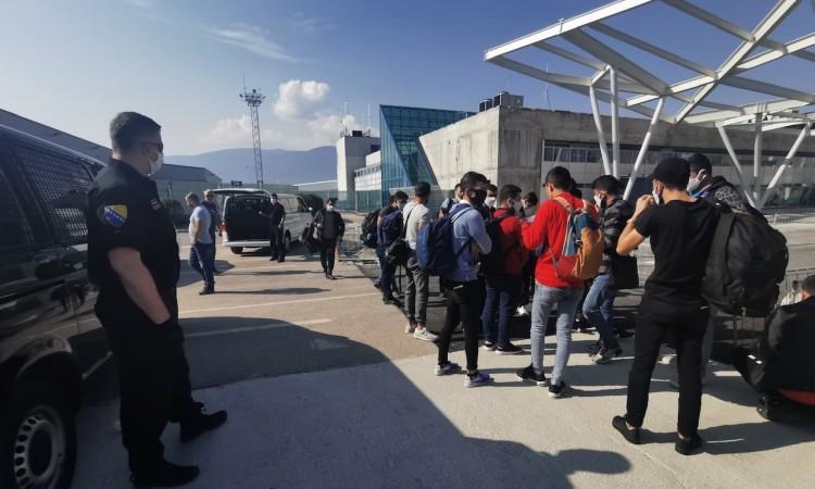 Migrantima izrečene zakonom propisane mjere - Avaz