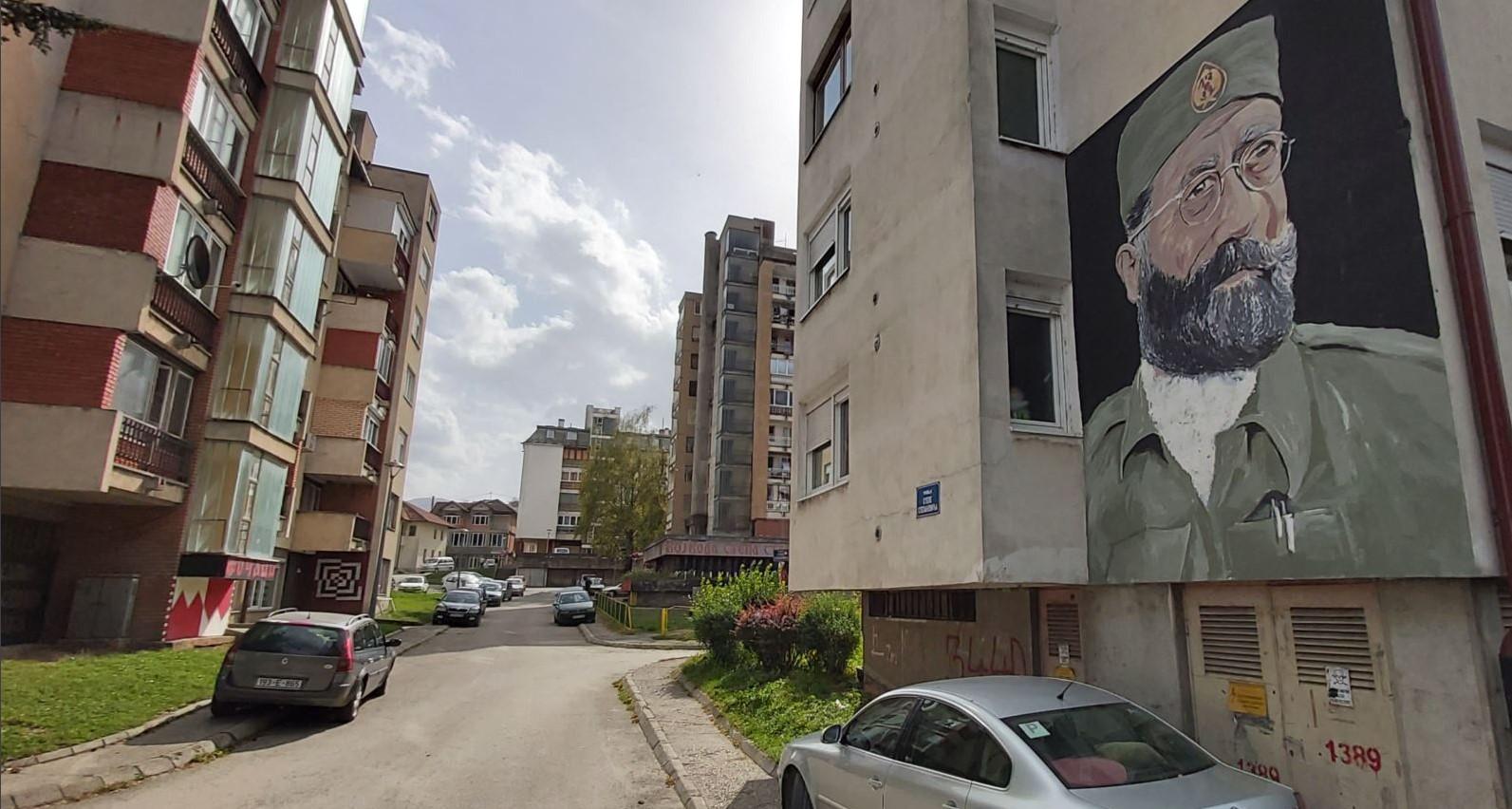 Mural sa likom Dragoljuba Draže Mihailovića u centru Foče - Avaz