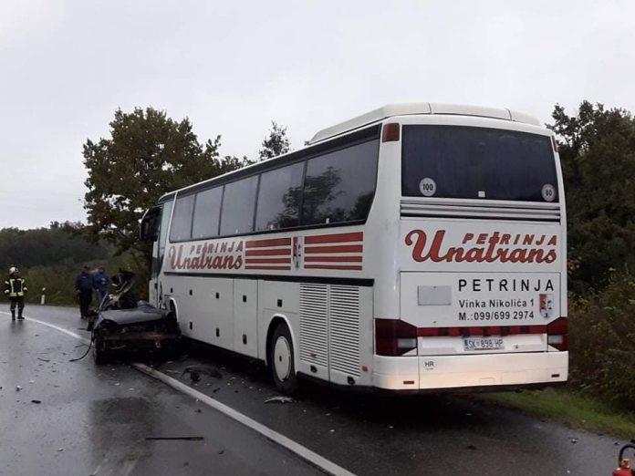 U direktnom sudaru s autobusom poginuo Bosanac