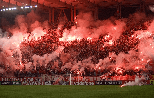 Grčka vraća navijače na stadione