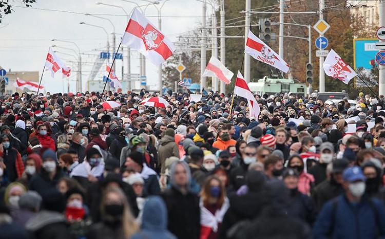 Više od 100.000 Bjelorusa izašlo je danas na nove demonstracije - Avaz