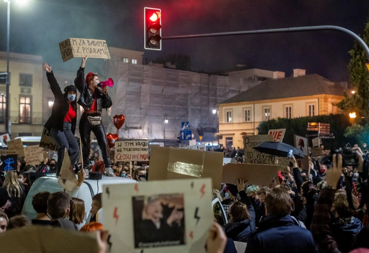 Hiljade Poljaka na ulicama, traže ukidanje zabrane pobačaja