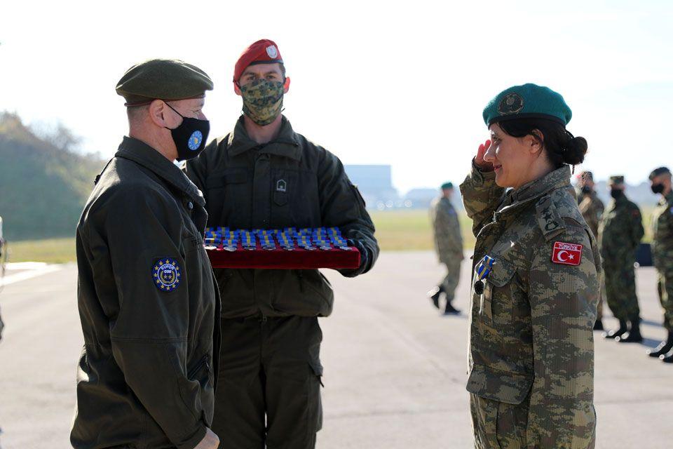 Vojnici iz 12 zemalja primili EUFOR-ovu medalju u Butmir kampu