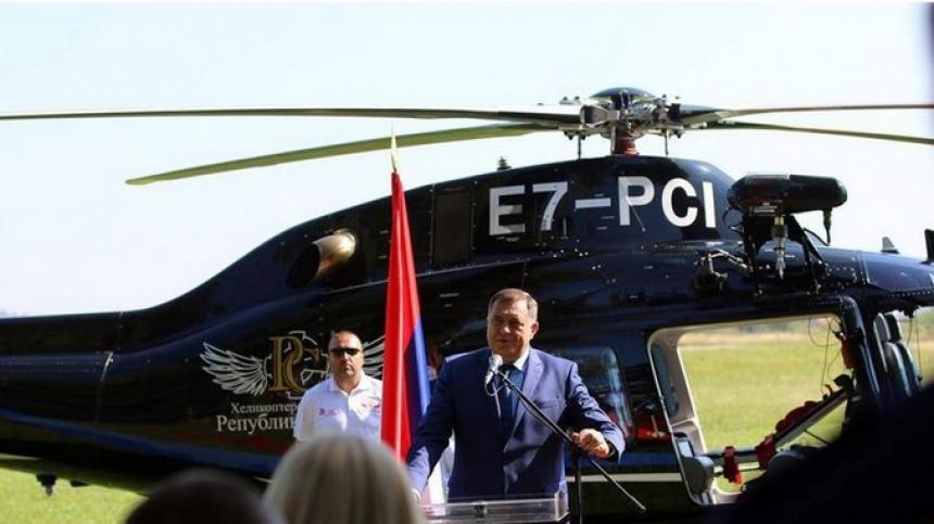 Dodik helikopterom Vlade RS-a obilazi predizborne skupove, Komšić službenim automobilom