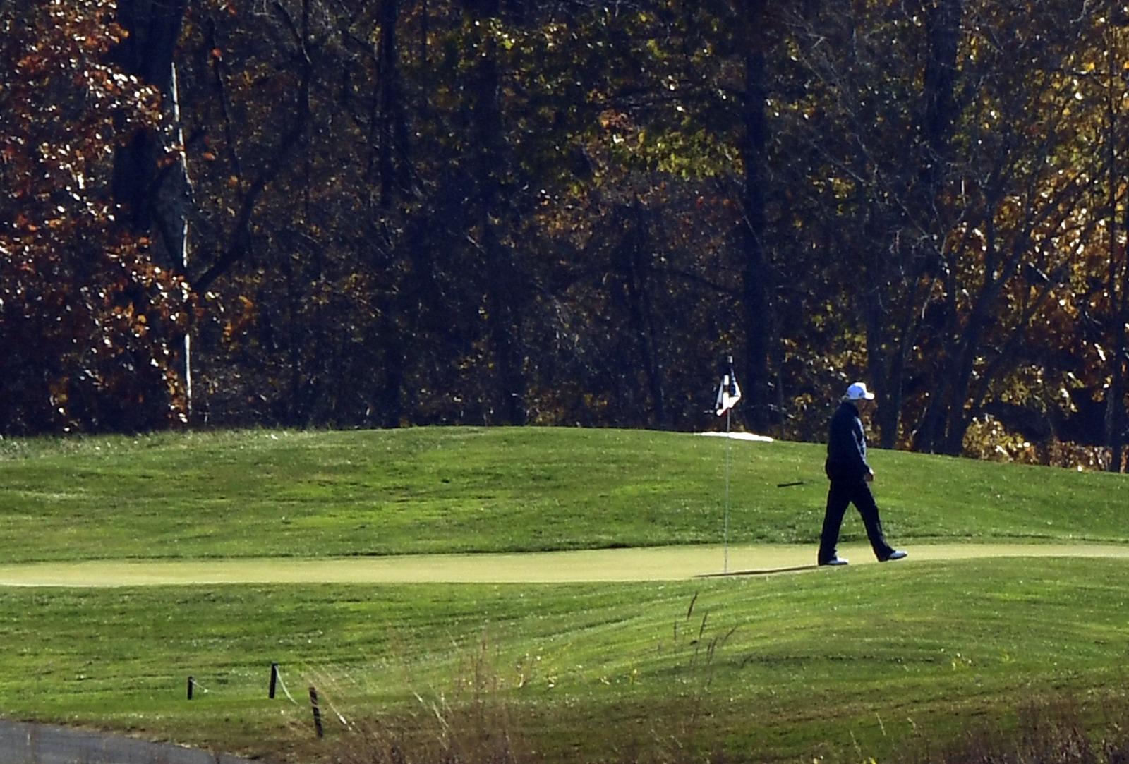 Donald Tramp na golfu - Avaz